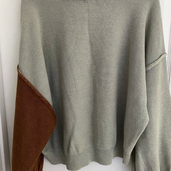 Forever21 Colorblock Crewneck Sweater Size M - Picture 2 of 3